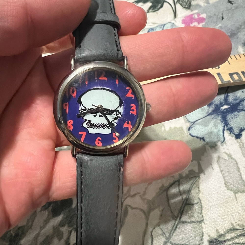 💀 dingbats skull watch